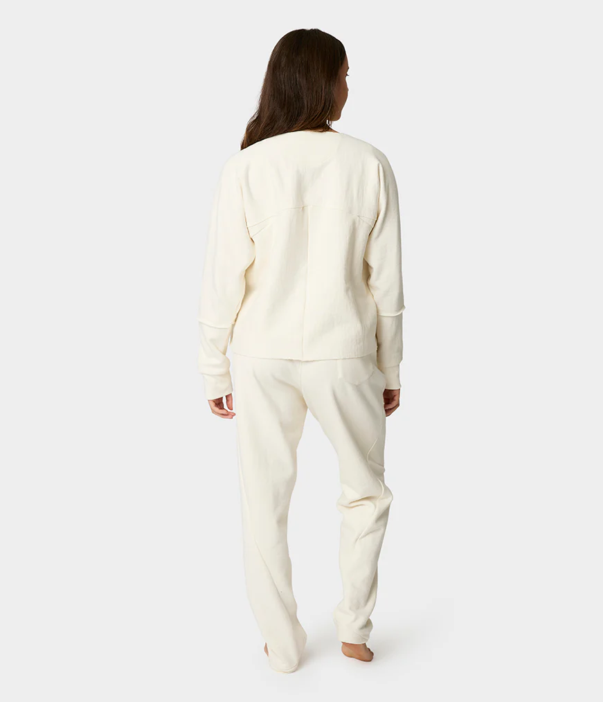 Women's CAS Crew - Image 8